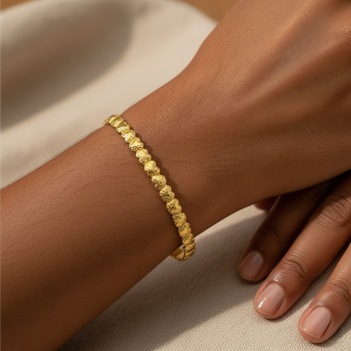 Brazalete Corazones Martillados - Imagen 4