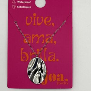 COLLAR MEDALLA MARTILLADA PLATA