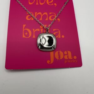 COLLAR MEDALLÓN BUTTON PLATA