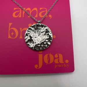 COLLAR MEDALLÓN RÚSTICO MARTILLADO PLATA